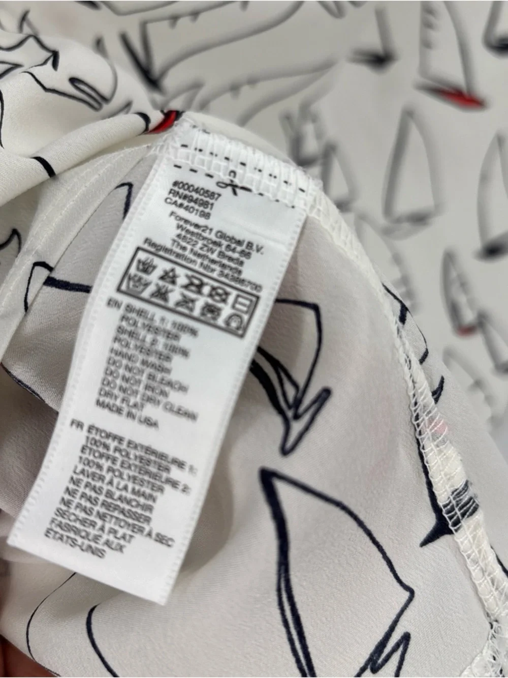 Sz XL plus sizes Forever 21 Navy and White Sailboat Print Blouse broken button - Picture 13 of 16